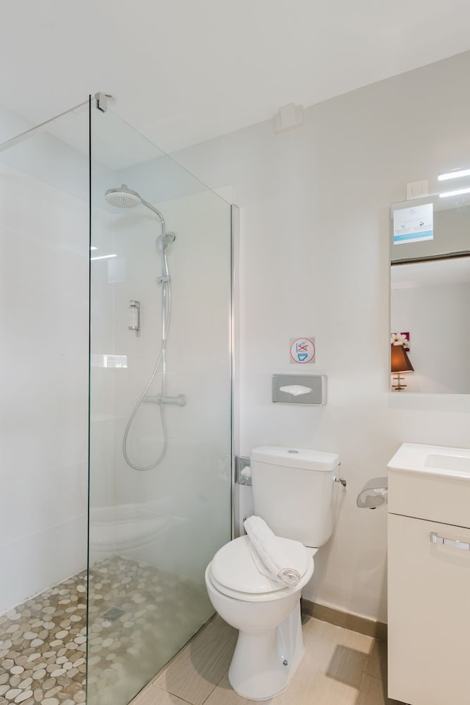 Hotel Fregate Bleue 69/72