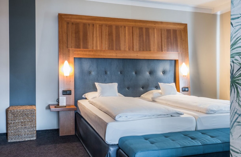 Seehotel Niedernberg - Das Dorf am See 12/49