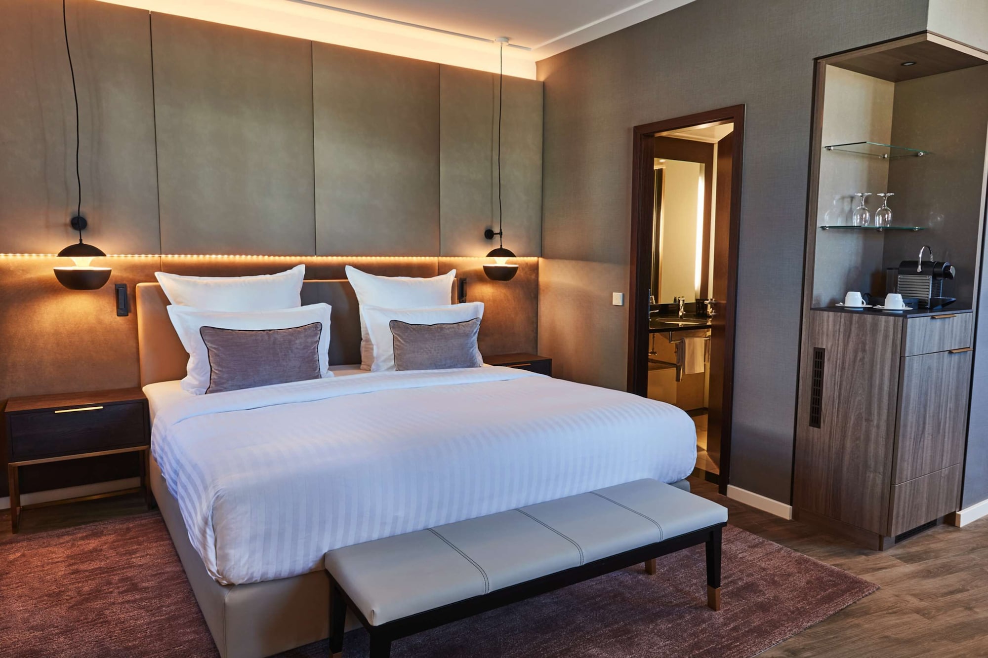 جناح جونيور بسرير مزدوج، Steigenberger Hotel De Saxe 2/4