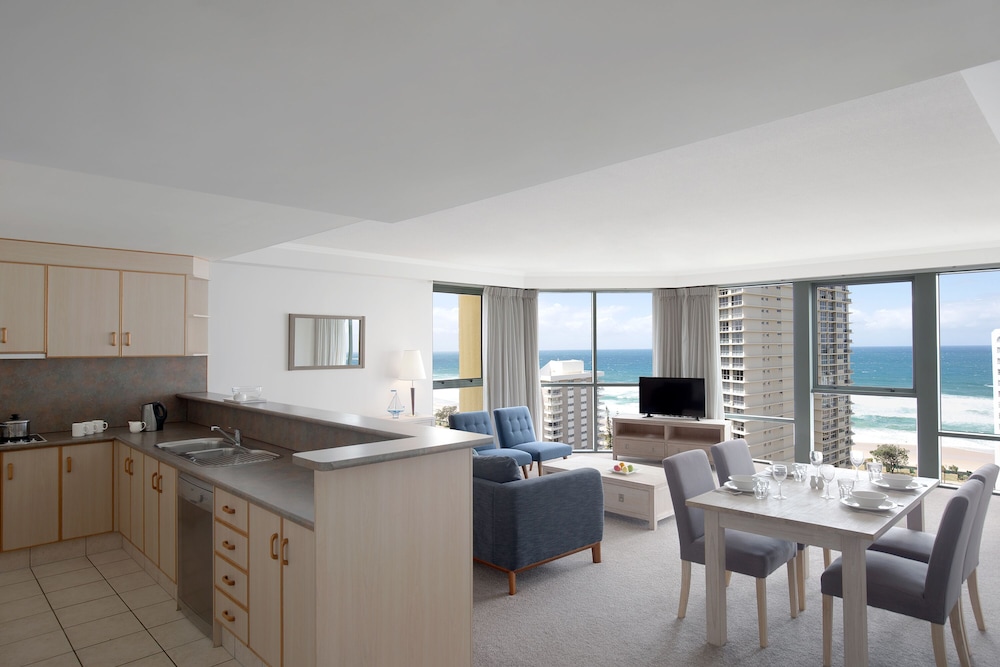 Mantra Sun City Surfers Paradise 50/64