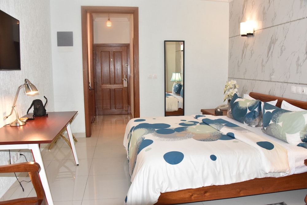 Adamaoua Grand Hotel 68/81