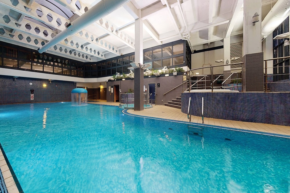 Village Hotel Warrington 3/65