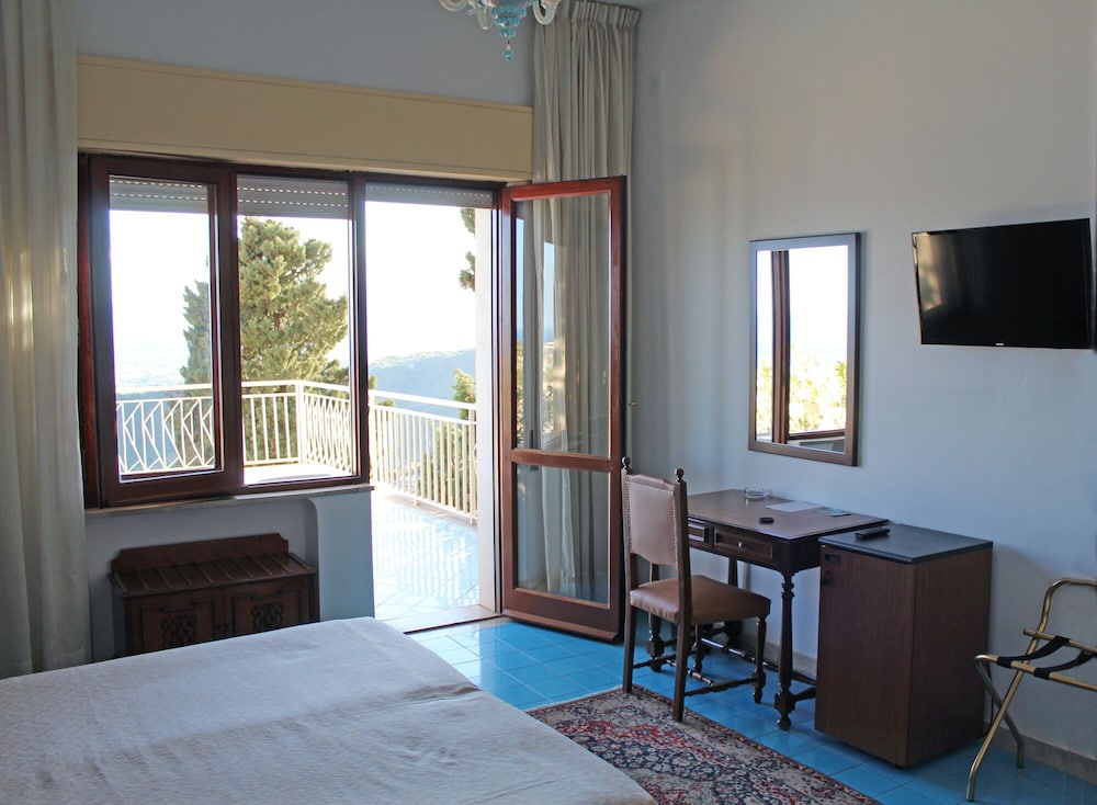 Mediterranee Hotel 19/63