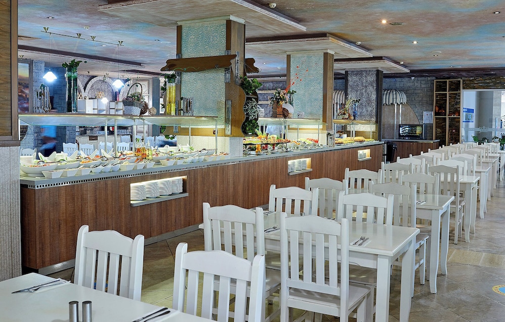 HI Hotels Imperial Resort 36/50