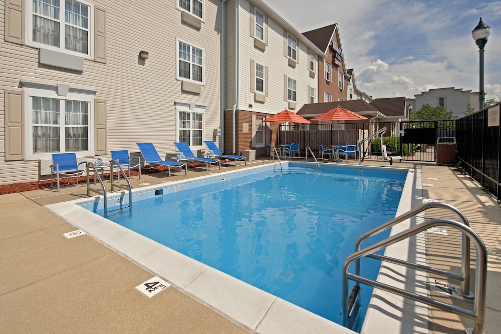 MainStay Suites Bloomington near University 38/42