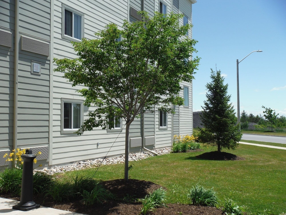 Motel6 Kingston, ON 56/62