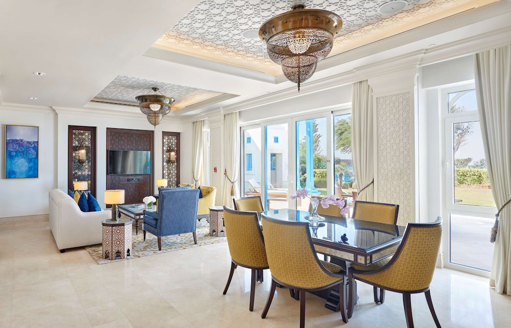 Hilton Salwa Beach Resort & Villas 52/82