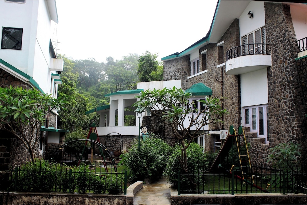 Velvet County Resort And Spa 43/49