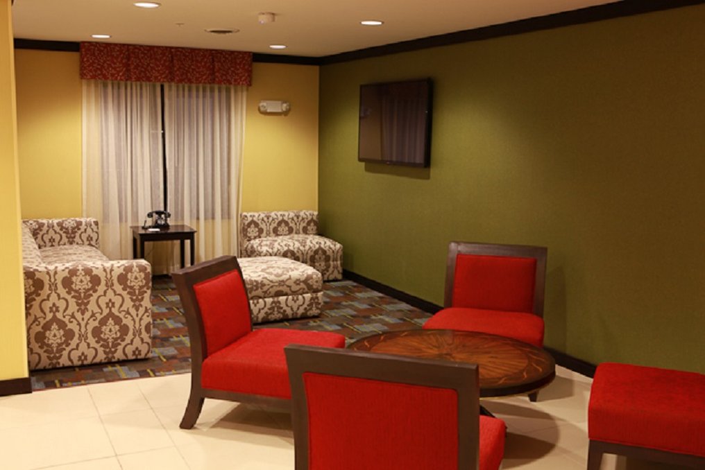 Holiday Inn Express Hotel And Suites Detroit North Troy 44/63