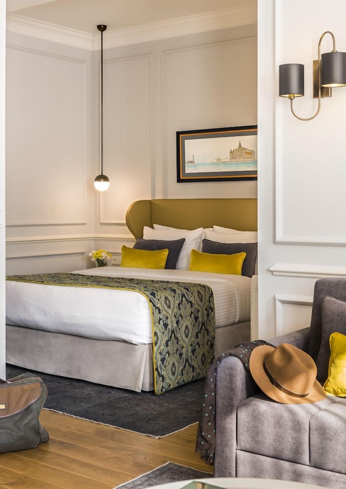 Nevv Bosphorus Hotel & Suites 14/68