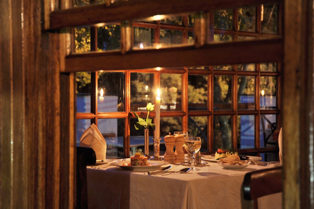 Coach House Hotel Spa 35/50