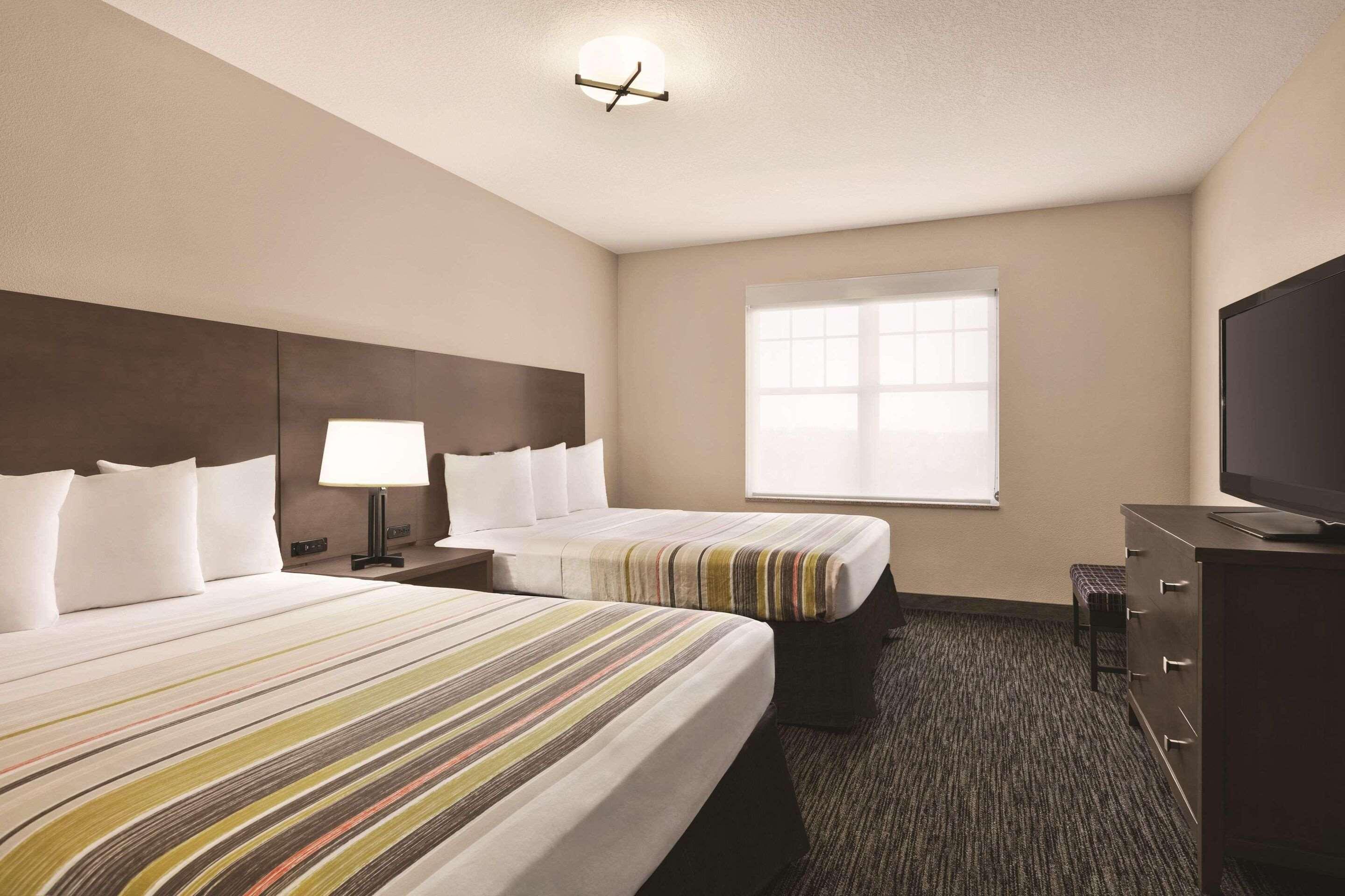 SUITE, 2 QUEEN BEDS, ACCESSIBLE