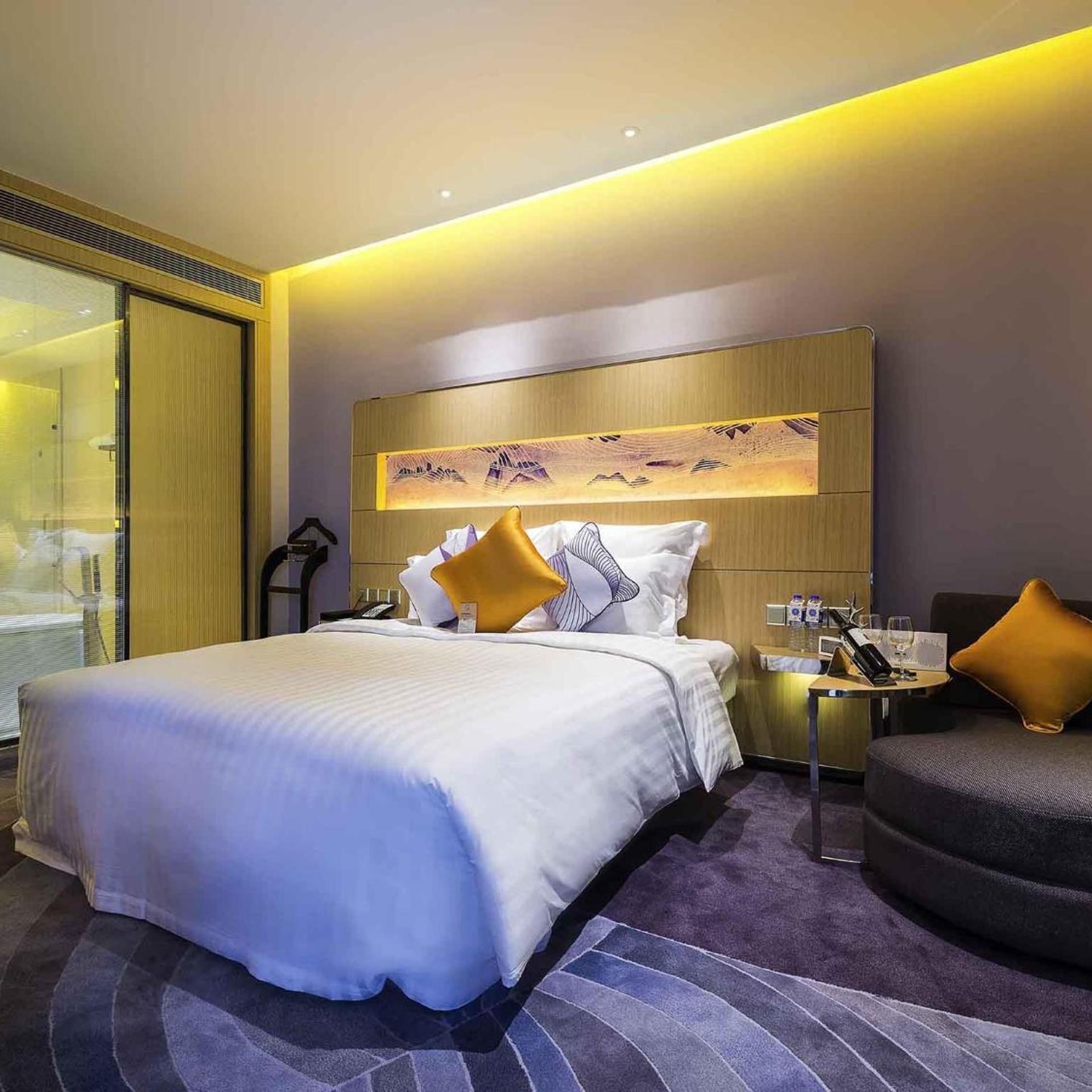 Suite, King Bed
