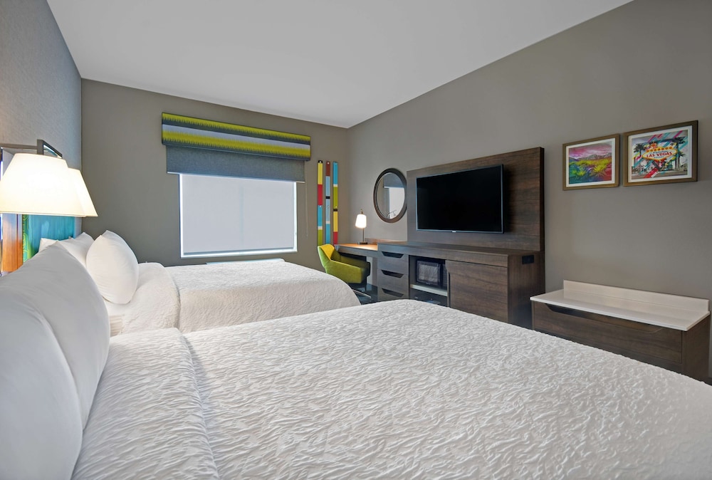 Hampton Inn Las Vegas Strip South 19/60