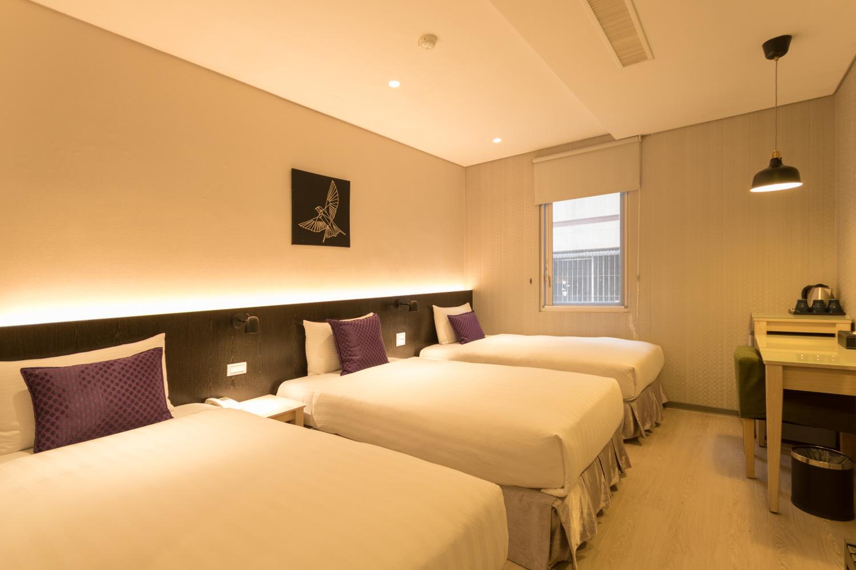 Room, Triple