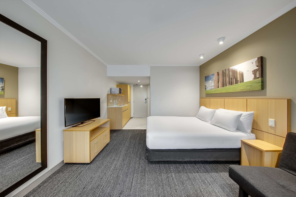 Mercure Sydney Macquarie Park 27/64