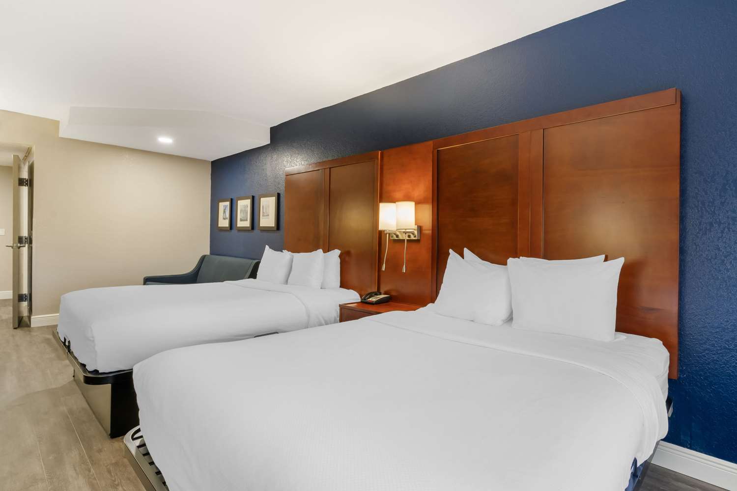 SUITE, 2 QUEEN BEDS