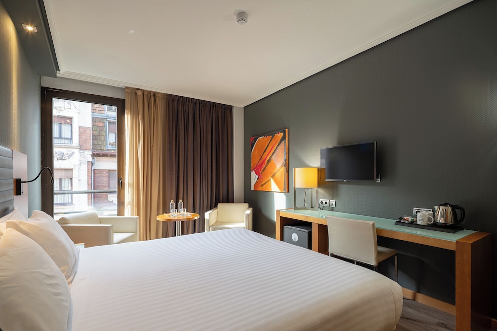 CONNECTING, DOUBLE BED