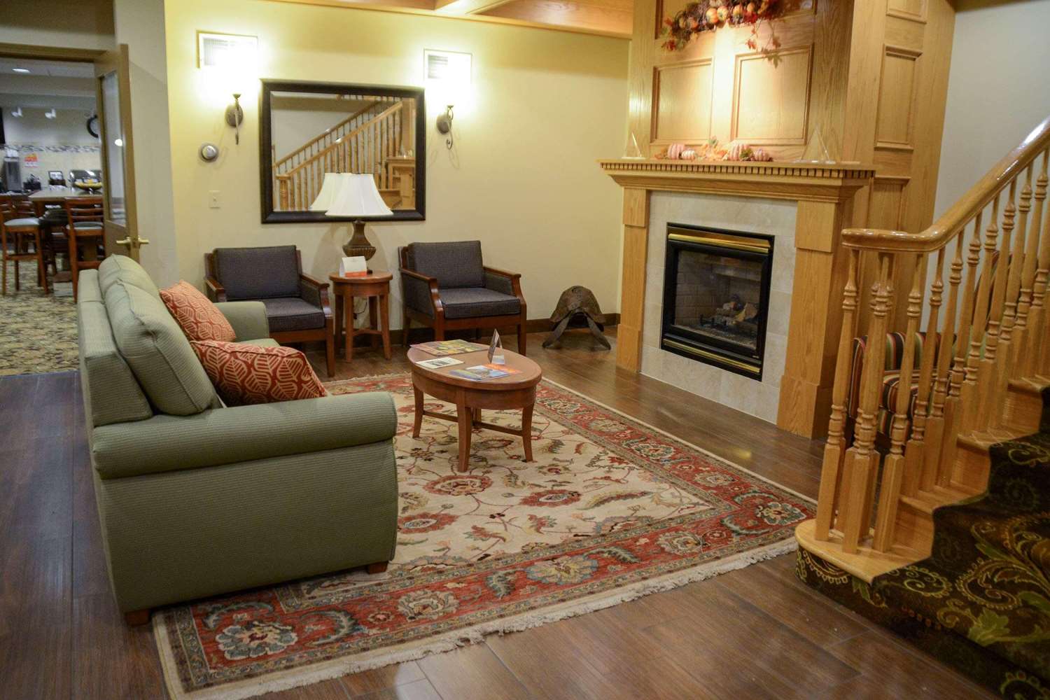Country Inn & Suites by Radisson, Dundee, MI 14/20