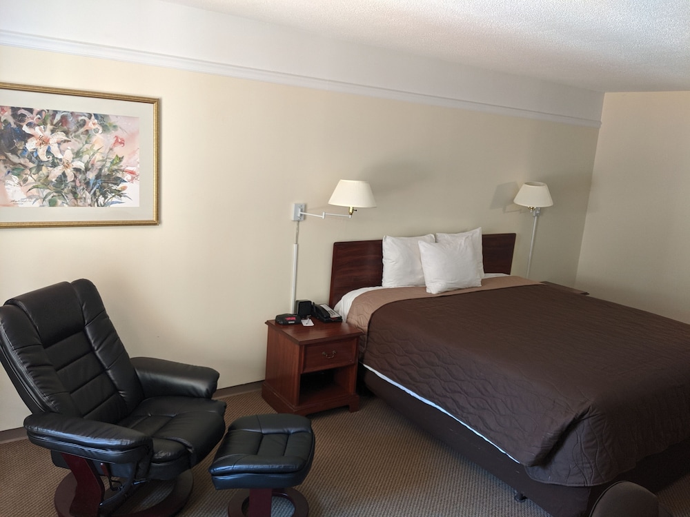 Comfort Inn Midwestern Square 14/27