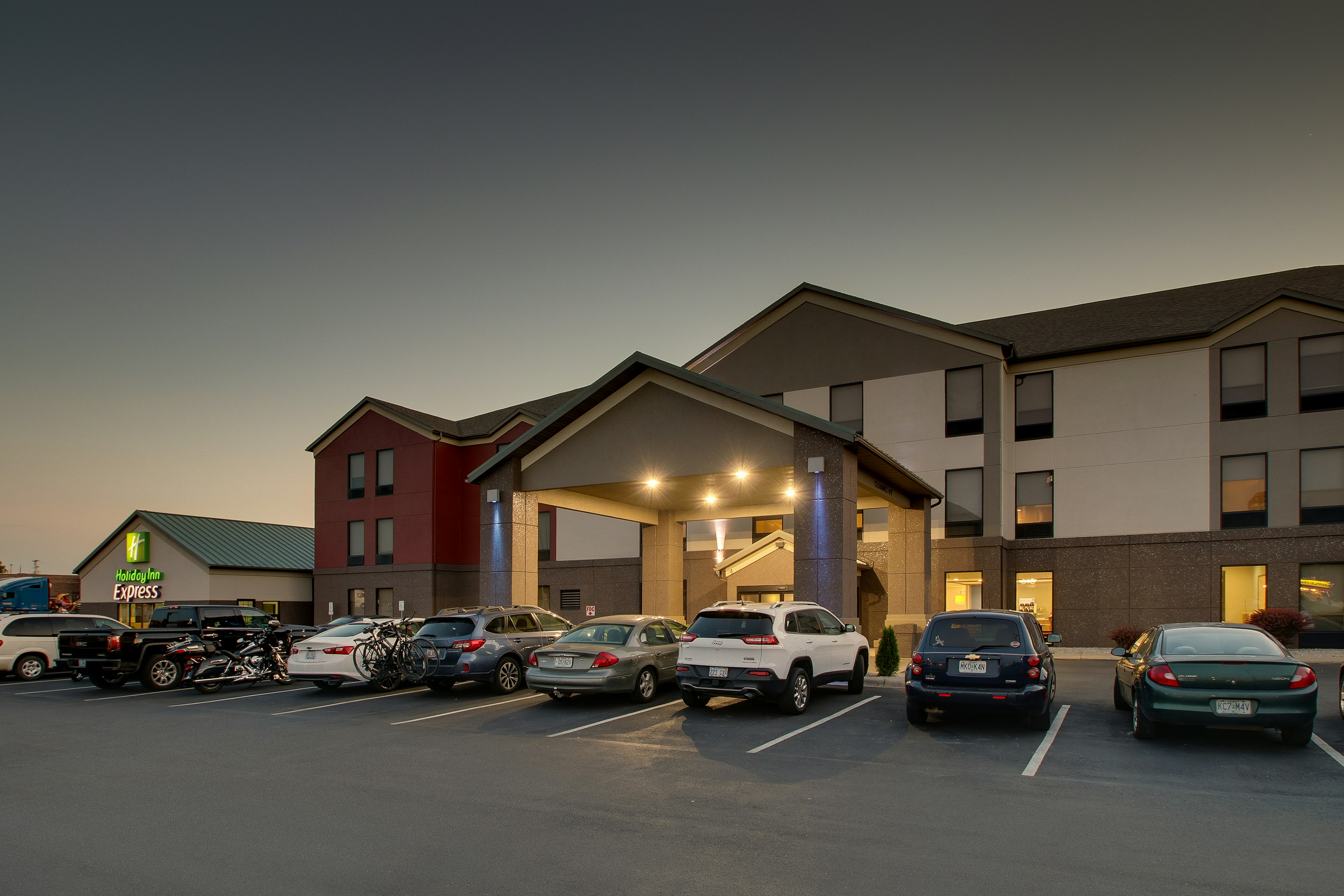 Holiday Inn Express Suites Lebanon 53/57