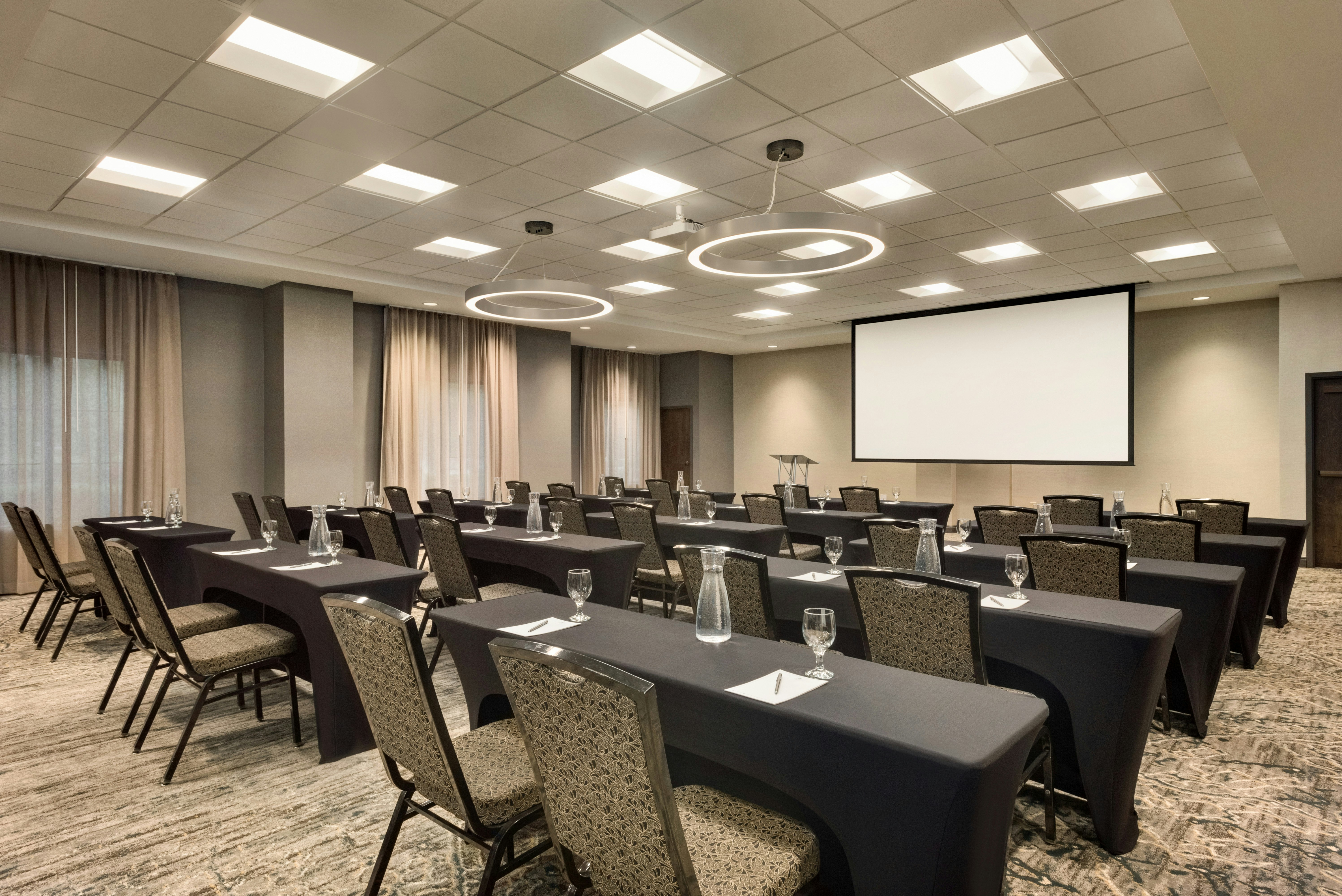 Embassy Suites By Hilton Atlanta Alpharetta 71/82