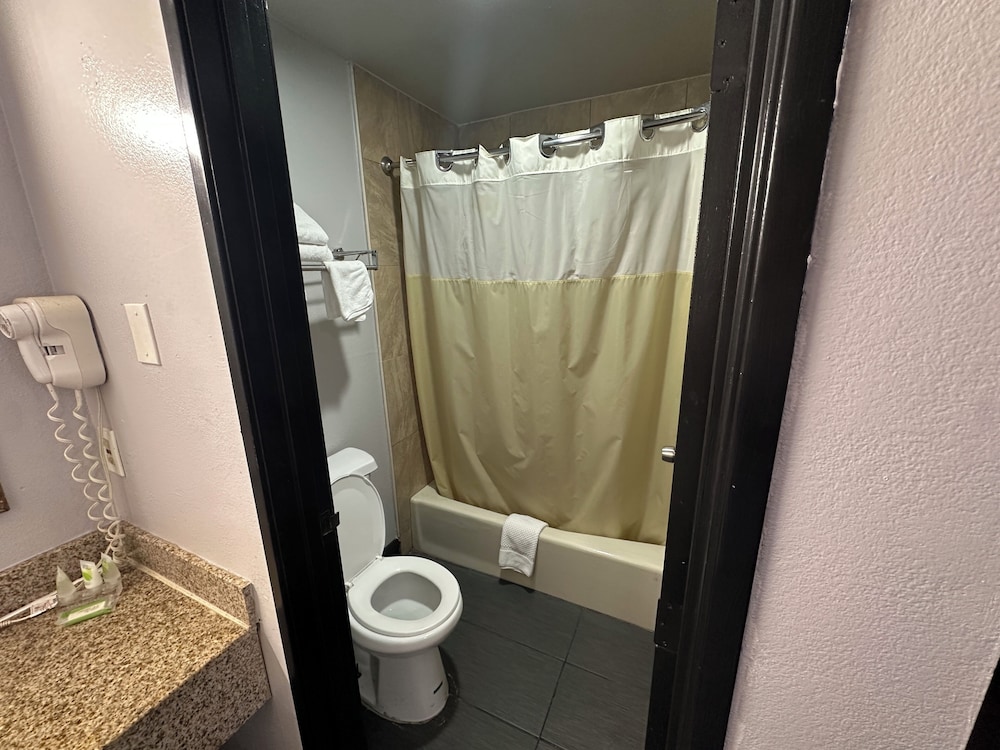 Crossroads Inn 36/39