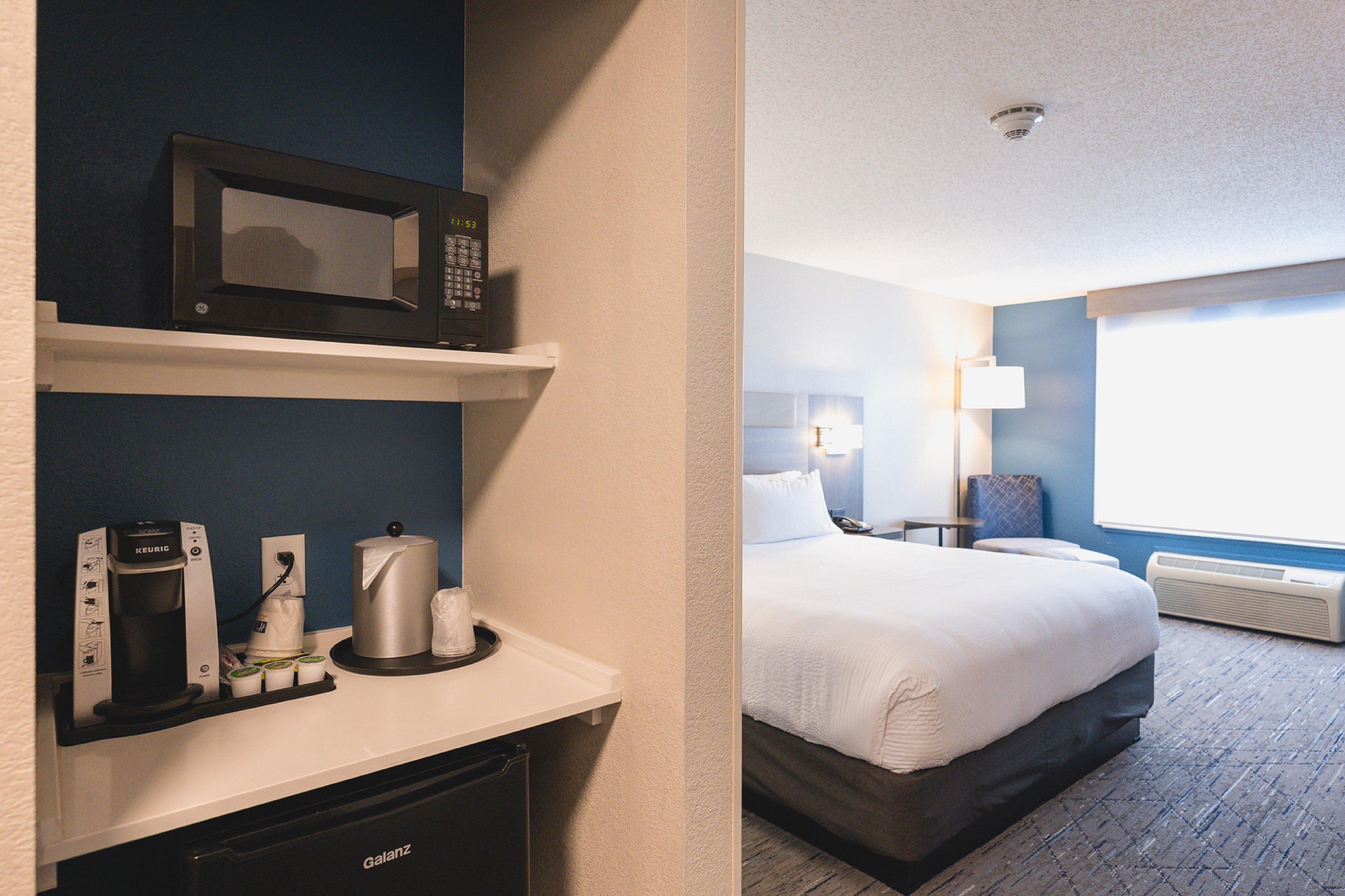 Holiday Inn Express & Suites Marquette, an IHG Hotel 50/50