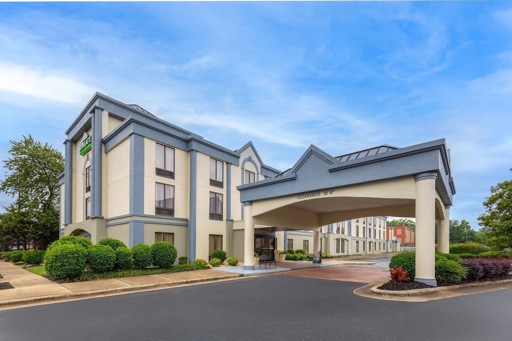 Wingate by Wyndham Greensboro/Coliseum 8/53