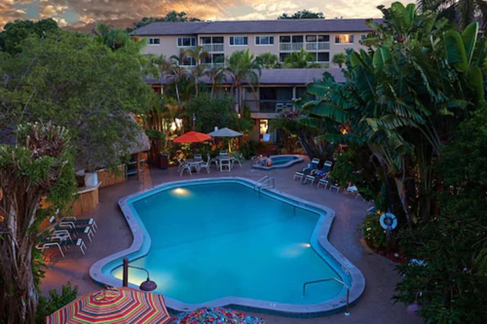 Best Western Naples Inn & Suites in NAPLES - FL