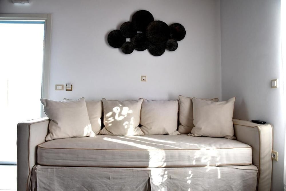 Messaria Hotel 14/63