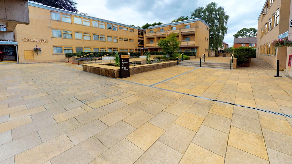 College Court 23/27
