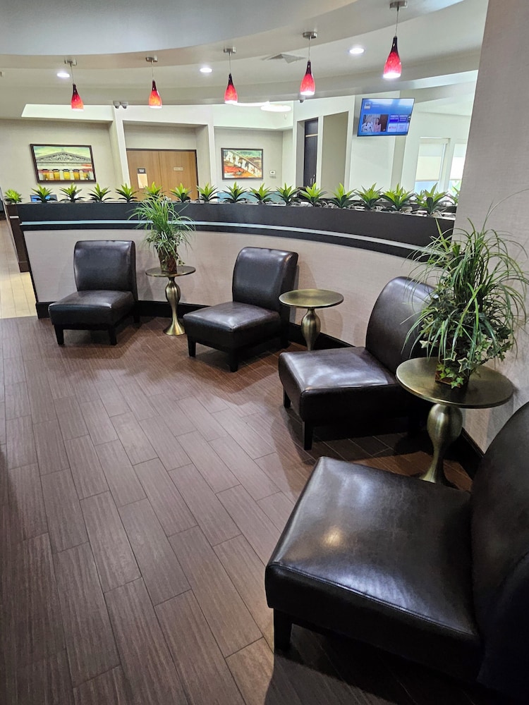 Club Hotel Nashville Inn Suites 35/67