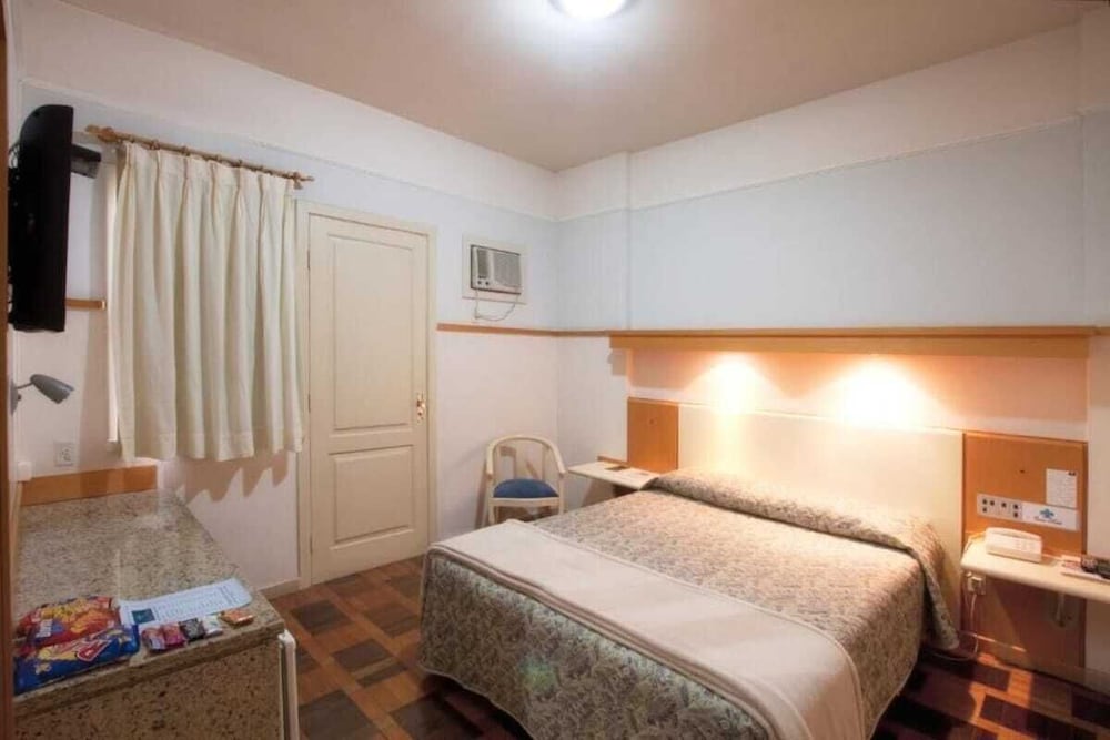 ROOM, DOUBLE BED