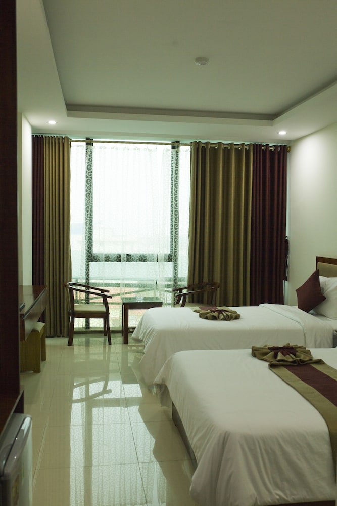 Amanda Quang Binh Hotel 11/30