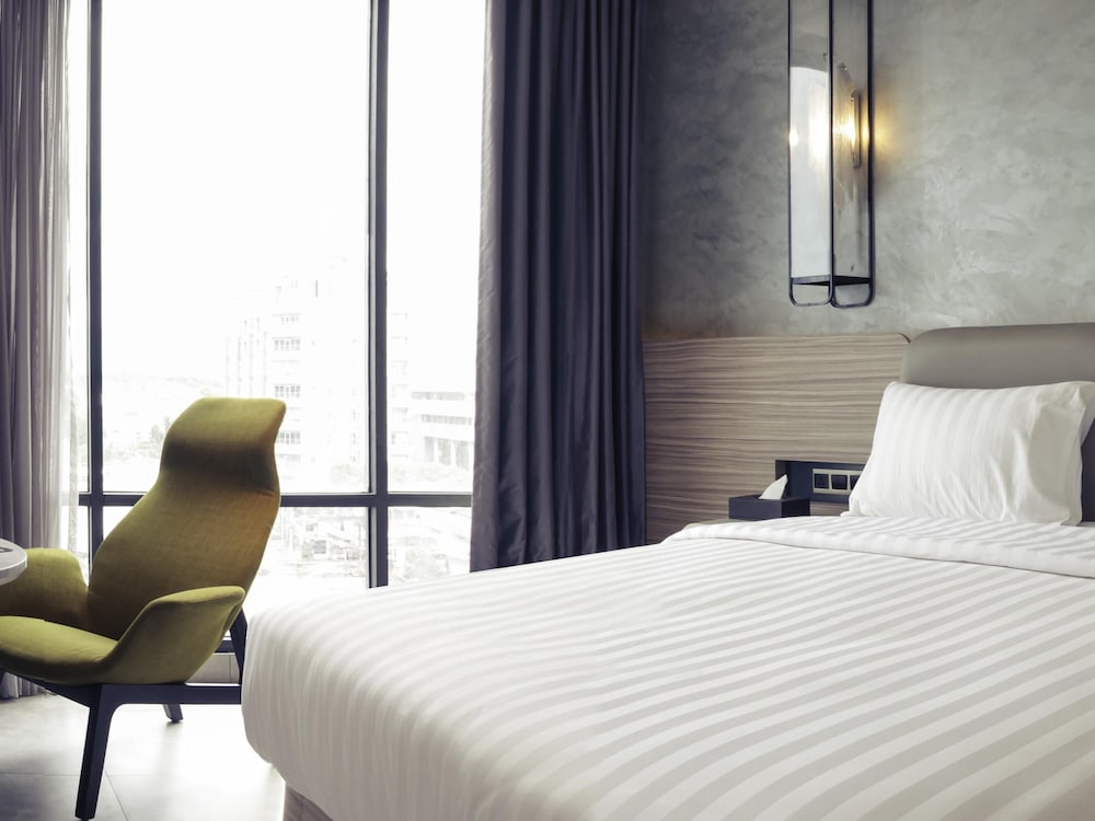 MERCURE BANDUNG CITY CENTRE 27/75