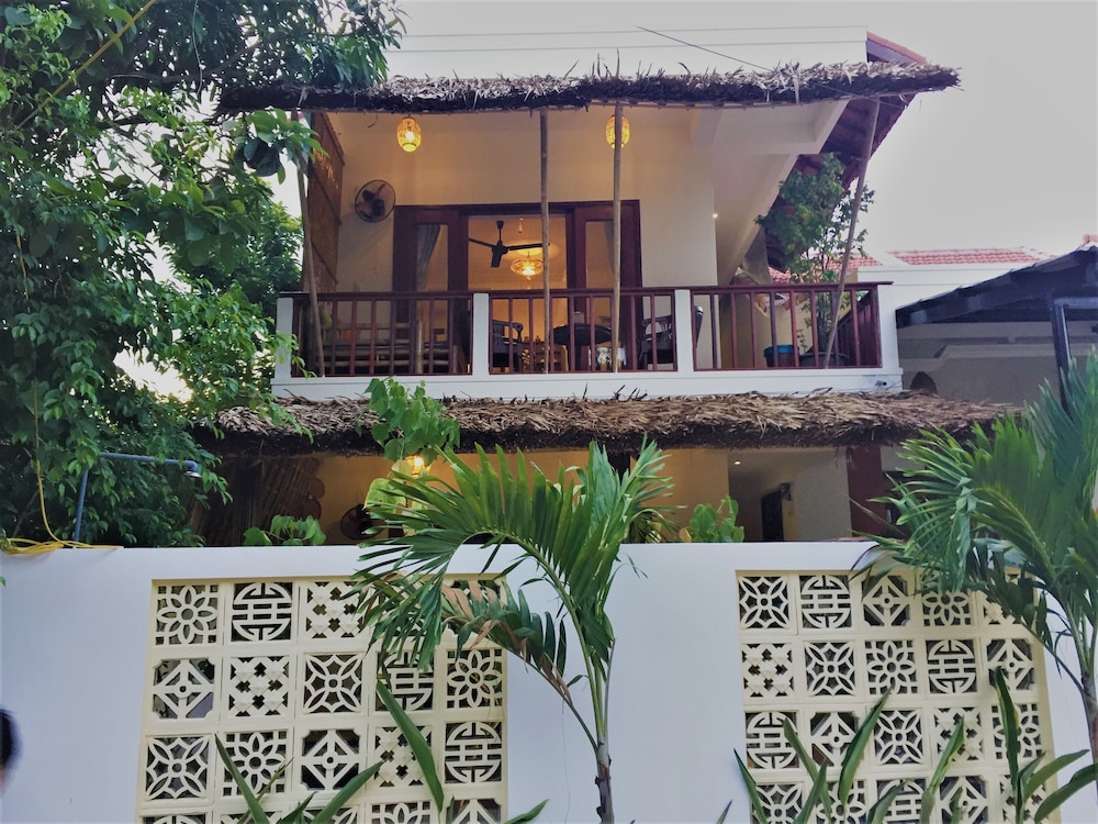 Red Flower Cottages Homestay 12/72