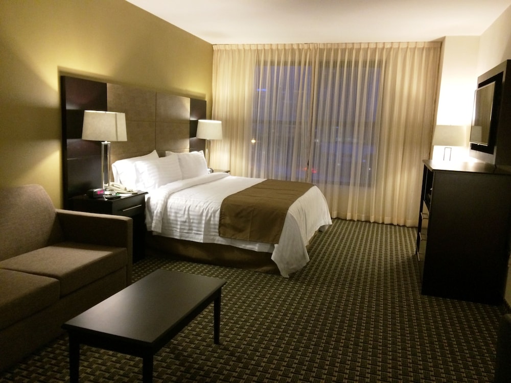 Holiday Inn Mexico Santa Fe 10/22