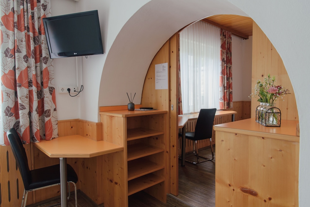 Hotel Drei Kreuz 25/34