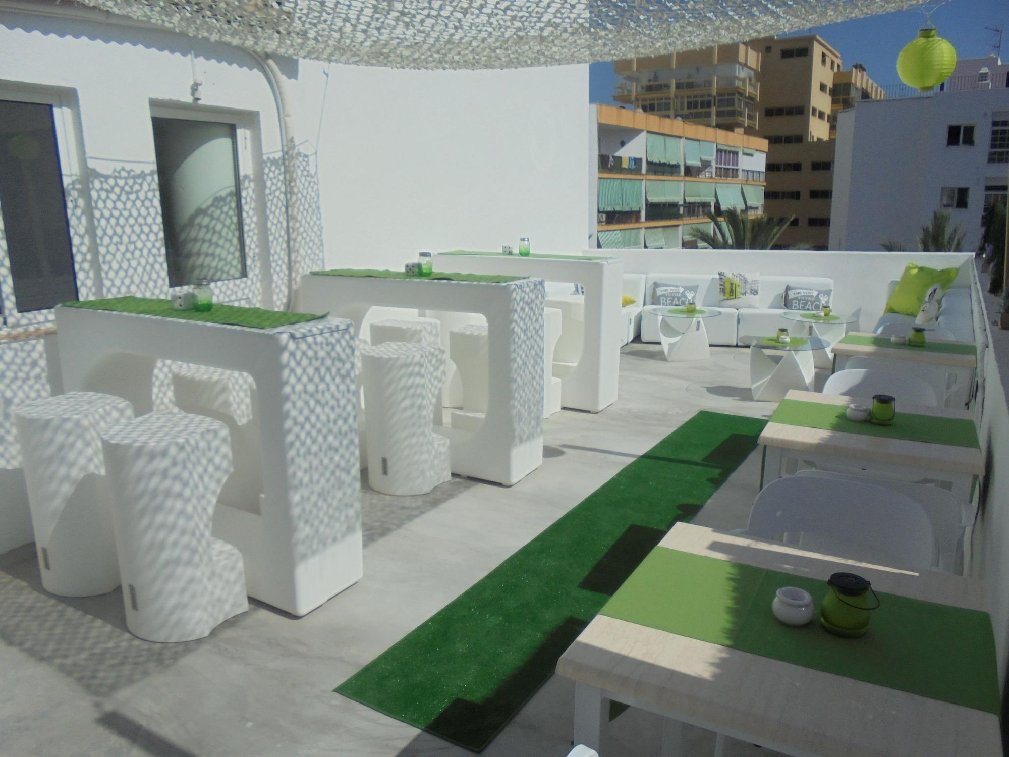 Hostal Tak 40/54