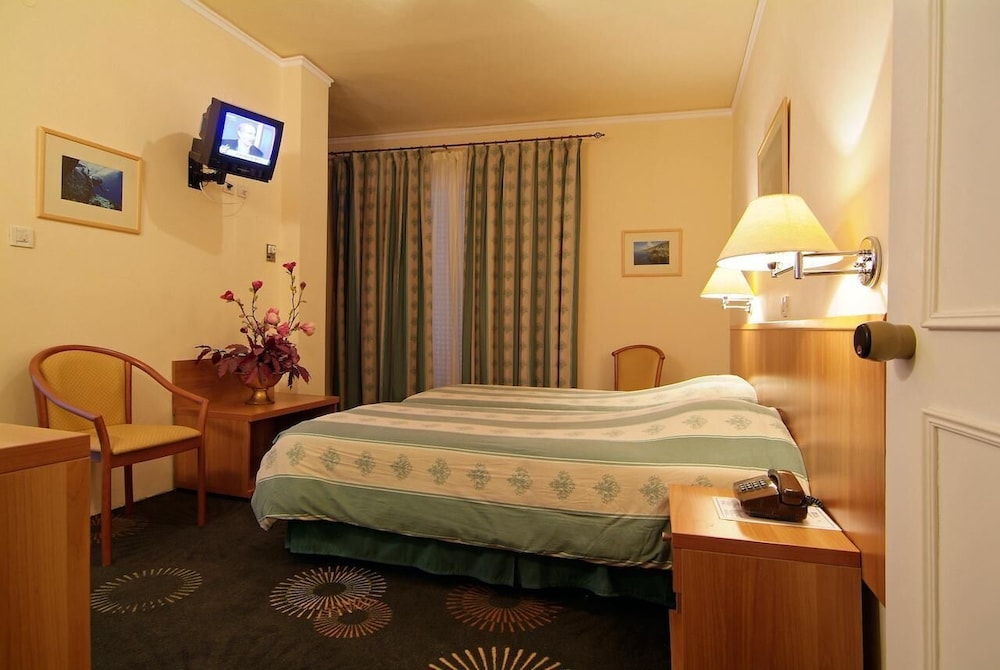 Kalafati Hotel Itea 7/31