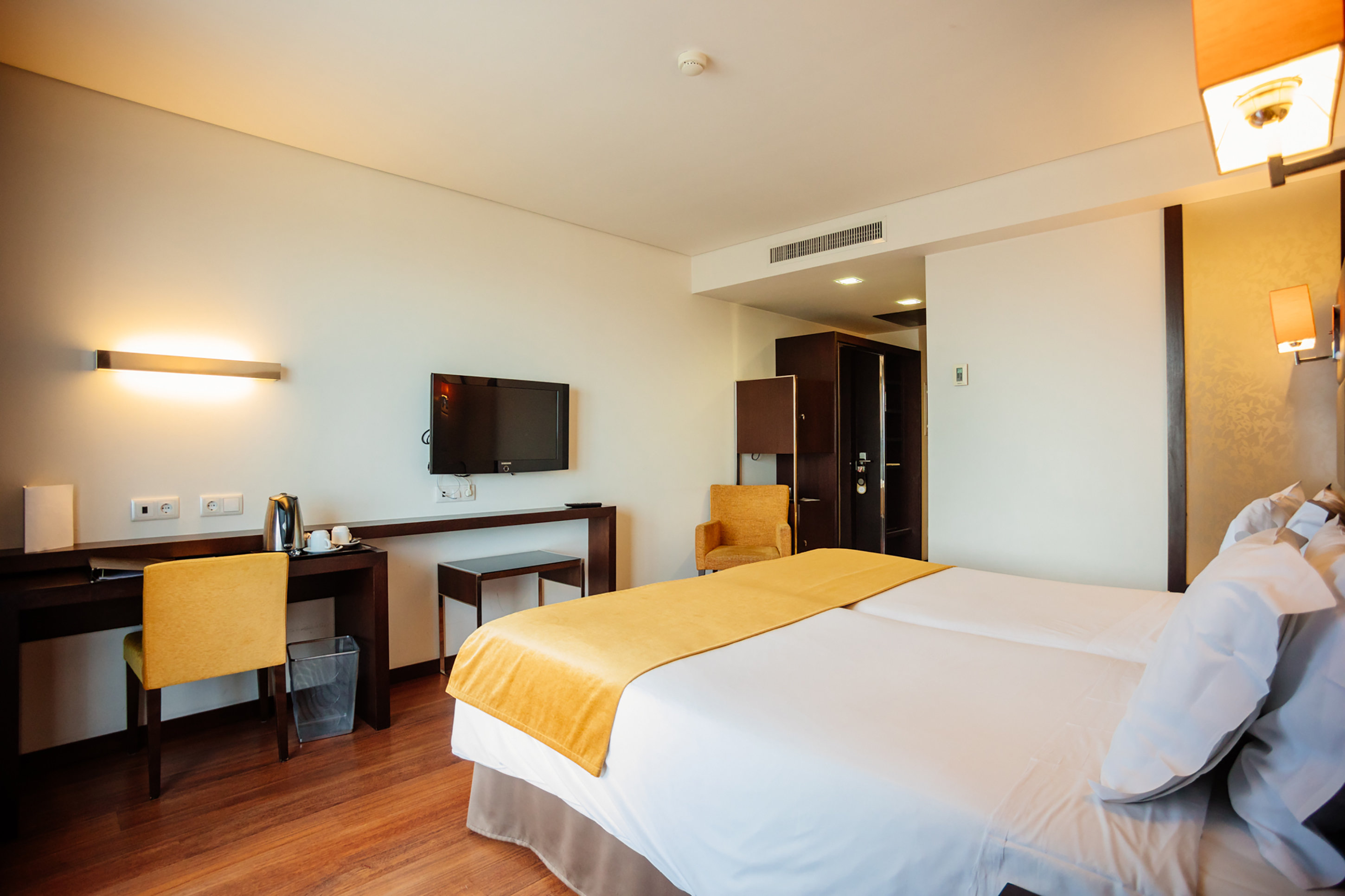Standard, Twin Beds