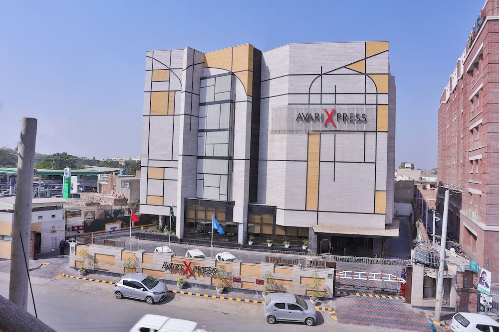 Avari Xpress Multan 44/49