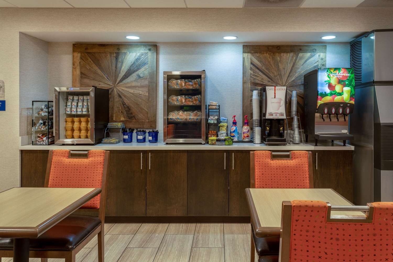 Days Inn & Suites by Wyndham Denver International Airport 20/37