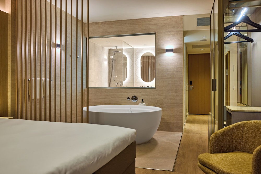 Spa, Superior, King Bed، WestCord Hotel Eindhoven 2/9