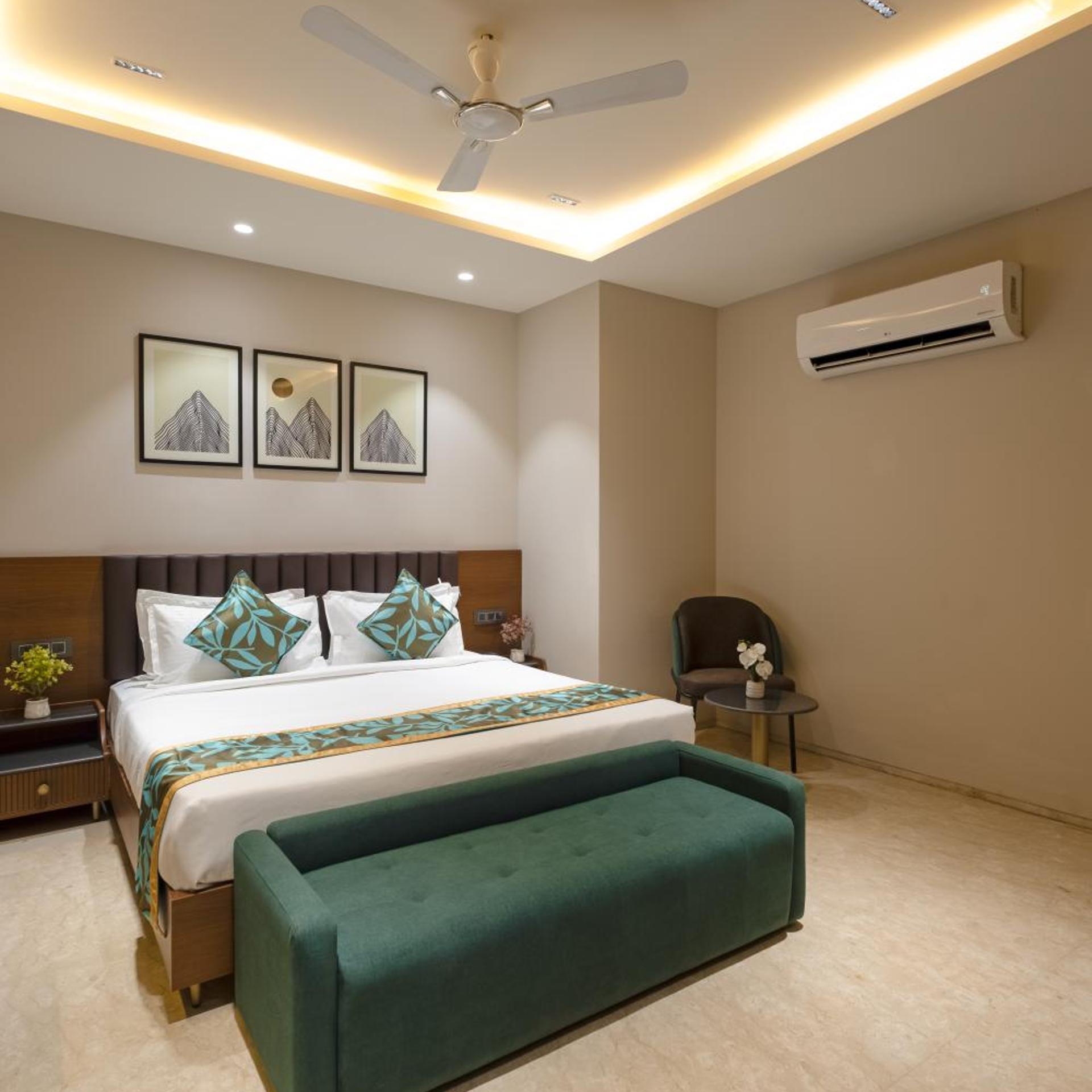 Saltstayz Premier Naraina Vihar 28/60