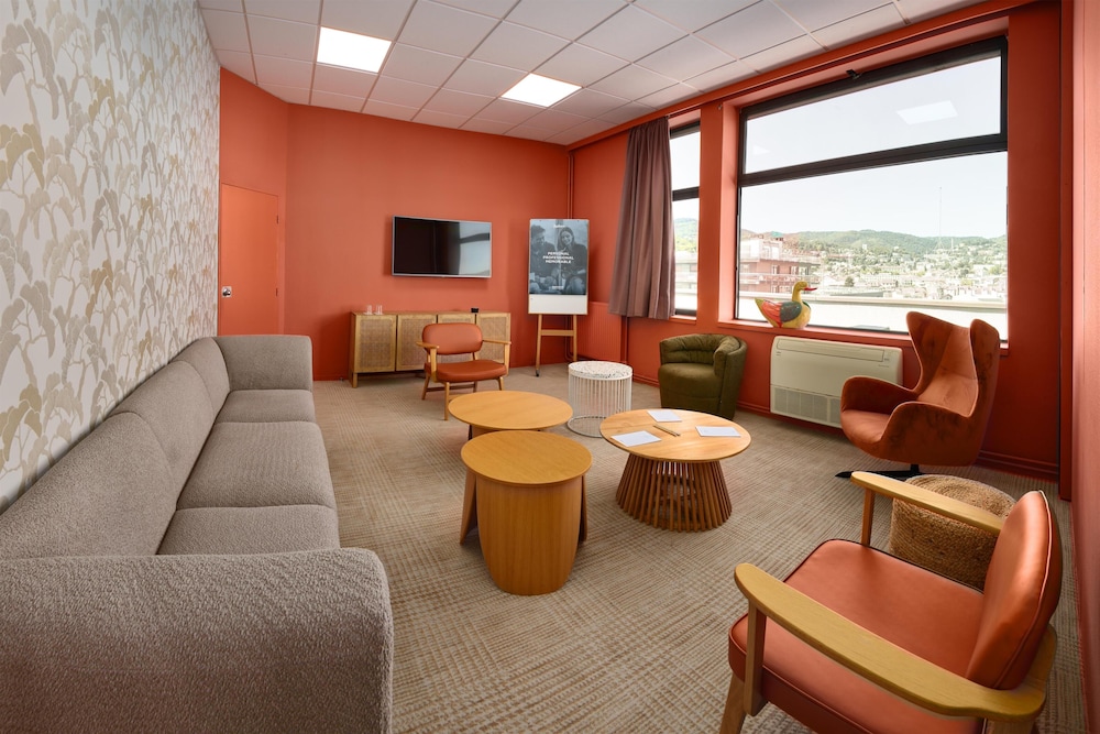 KYRIAD PRESTIGE CLERMONT FERRAND 40/76