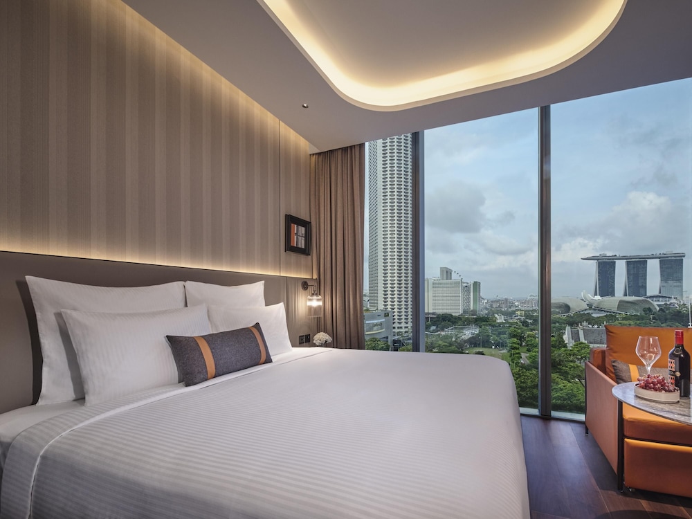 EXECUTIVE, KING BED, BAY VIEW, CLUB LOUNGE ACCESS