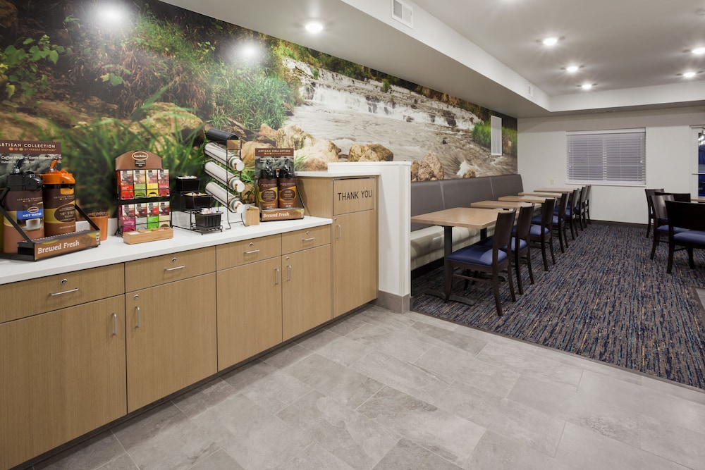 GrandStay Hotel & Suites Cannon Falls 6/40