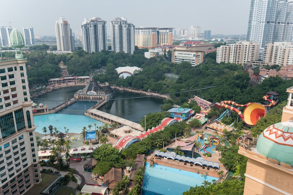 Resort Suites At Bandar Sunway 10/68
